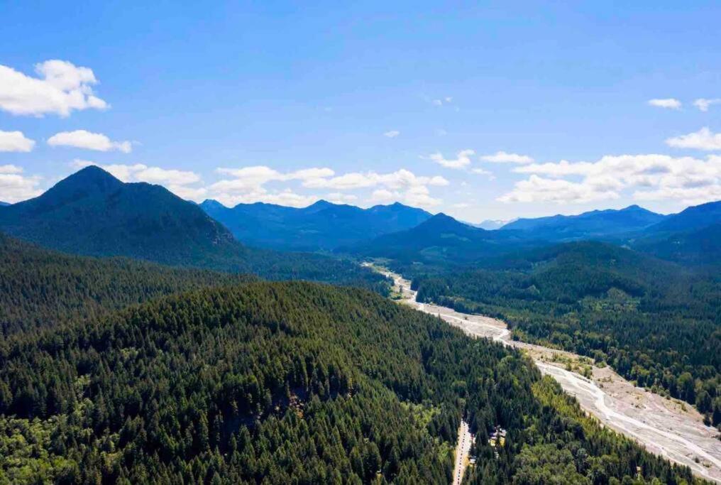 Cozy Tiny Home Steps Away From Mt. Rainier أشفورد المظهر الخارجي الصورة